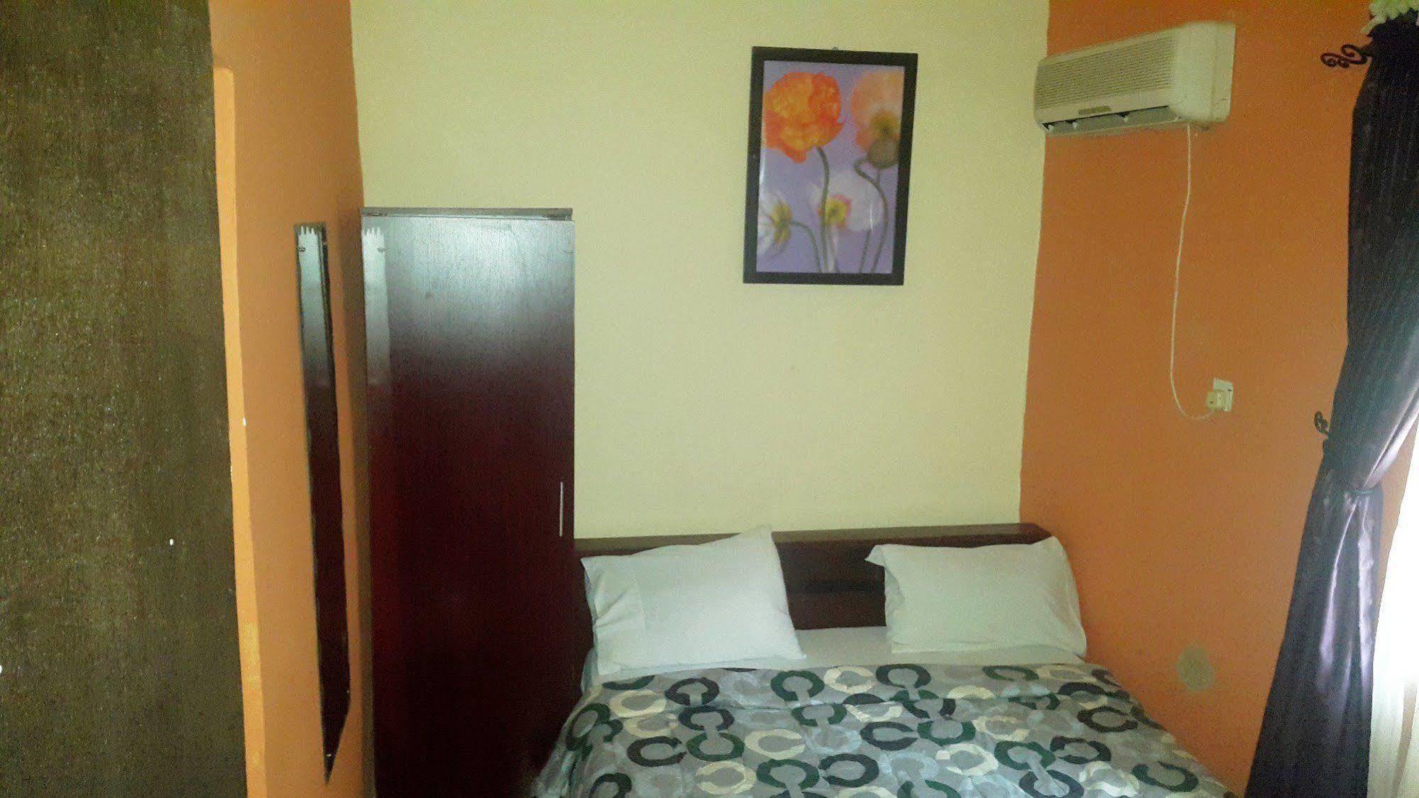 Maria Suites Lagos Bagian luar foto