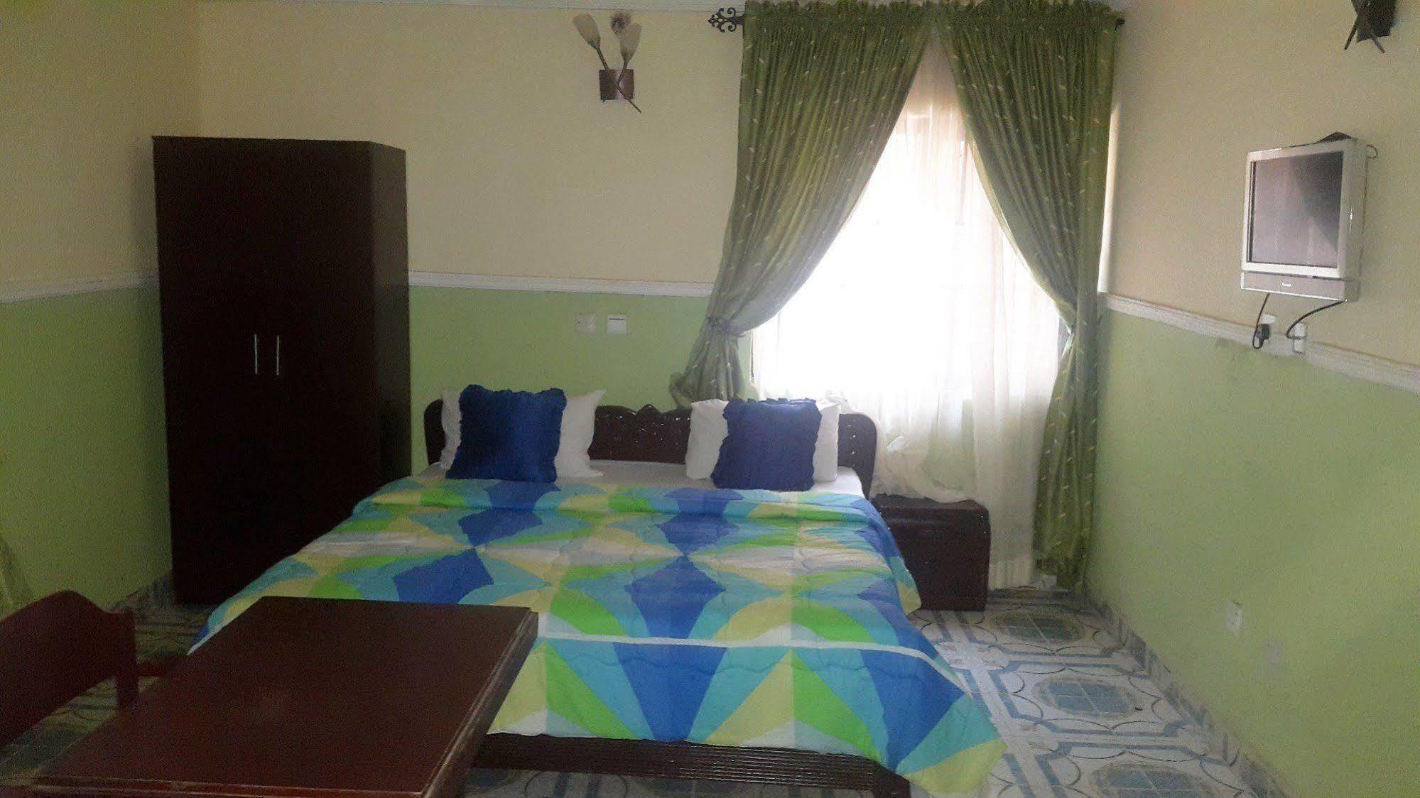 Maria Suites Lagos Bagian luar foto